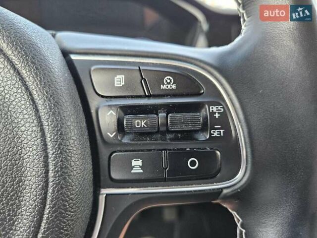 Синій Кіа Niro, об'ємом двигуна 0 л та пробігом 105 тис. км за 21193 $, фото 34 на Automoto.ua