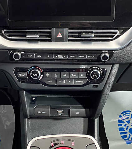 Синий Киа Niro, объемом двигателя 0 л и пробегом 100 тыс. км за 20950 $, фото 18 на Automoto.ua