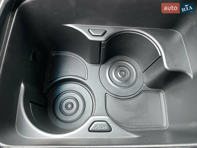 Синий Киа Niro, объемом двигателя 0 л и пробегом 119 тыс. км за 20800 $, фото 70 на Automoto.ua