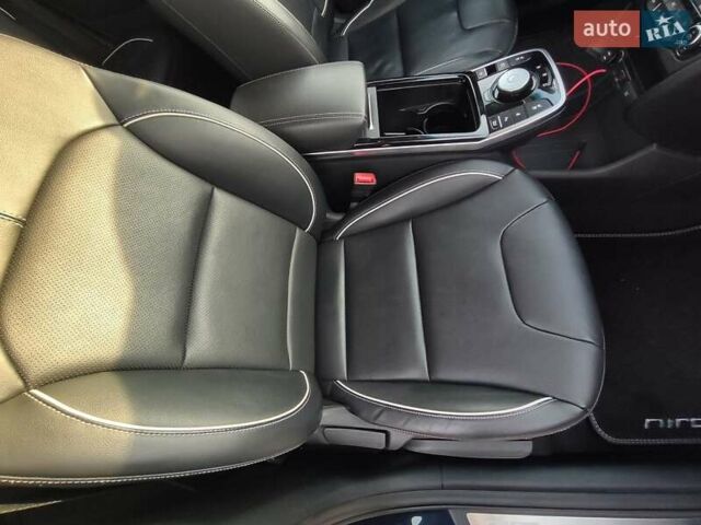 Синій Кіа Niro, об'ємом двигуна 0 л та пробігом 120 тис. км за 19890 $, фото 30 на Automoto.ua