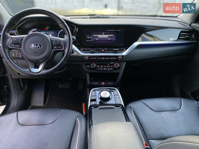 Синій Кіа Niro, об'ємом двигуна 0 л та пробігом 105 тис. км за 20300 $, фото 12 на Automoto.ua