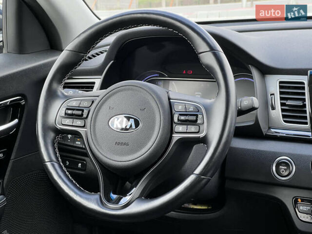 Синий Киа Niro, объемом двигателя 0 л и пробегом 126 тыс. км за 18548 $, фото 19 на Automoto.ua