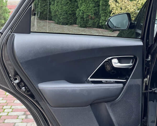 Синій Кіа Niro, об'ємом двигуна 0 л та пробігом 107 тис. км за 19200 $, фото 31 на Automoto.ua
