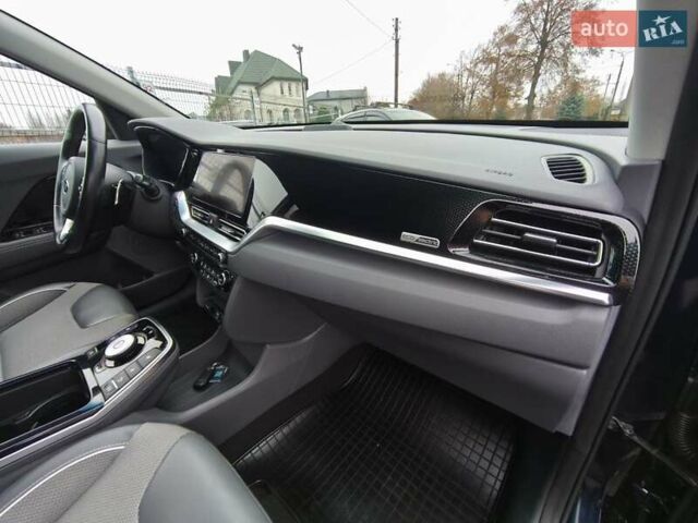 Синій Кіа Niro, об'ємом двигуна 0 л та пробігом 150 тис. км за 18000 $, фото 47 на Automoto.ua