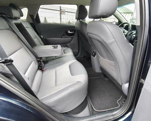 Синій Кіа Niro, об'ємом двигуна 0 л та пробігом 150 тис. км за 18000 $, фото 43 на Automoto.ua