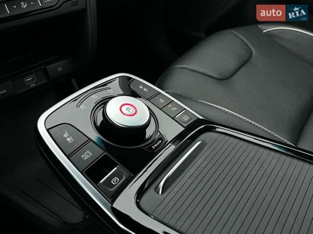 Синий Киа Niro, объемом двигателя 0 л и пробегом 117 тыс. км за 19900 $, фото 68 на Automoto.ua