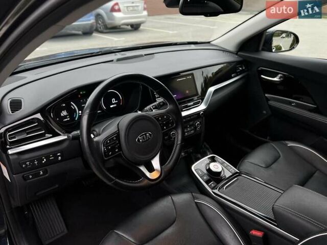 Синій Кіа Niro, об'ємом двигуна 0 л та пробігом 156 тис. км за 19300 $, фото 10 на Automoto.ua