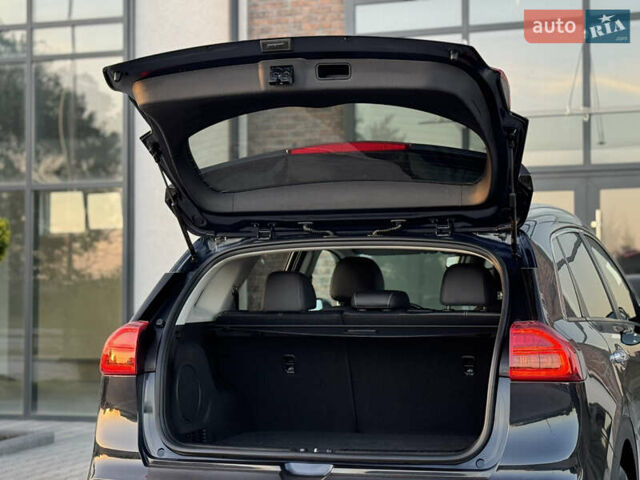 Синий Киа Niro, объемом двигателя 0 л и пробегом 130 тыс. км за 18900 $, фото 56 на Automoto.ua