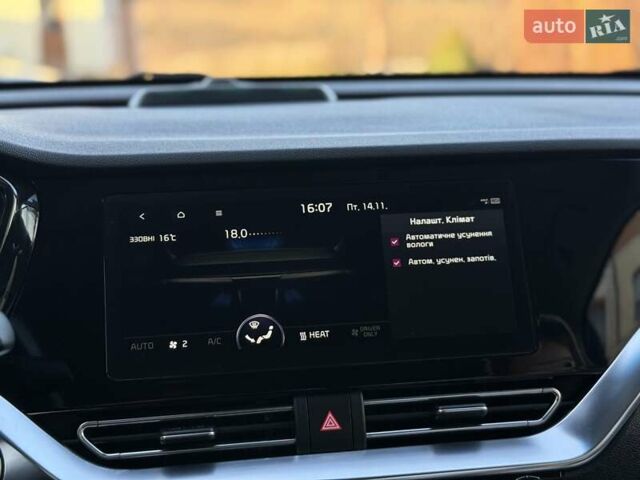 Синий Киа Niro, объемом двигателя 0 л и пробегом 78 тыс. км за 20950 $, фото 66 на Automoto.ua