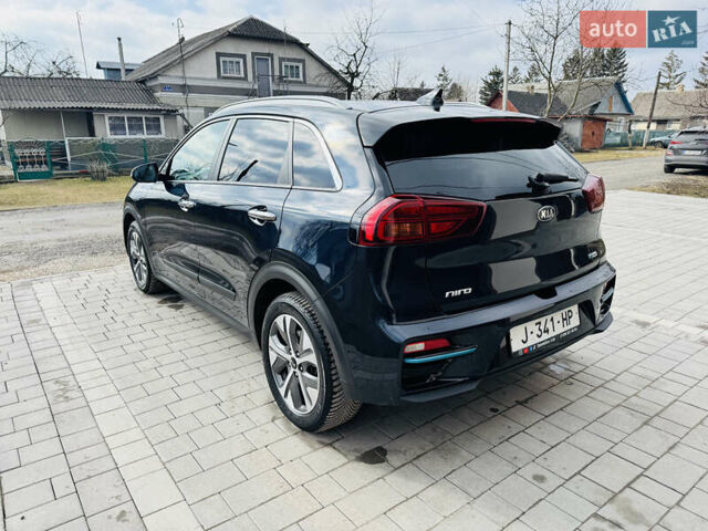 Синий Киа Niro, объемом двигателя 0 л и пробегом 103 тыс. км за 20100 $, фото 3 на Automoto.ua