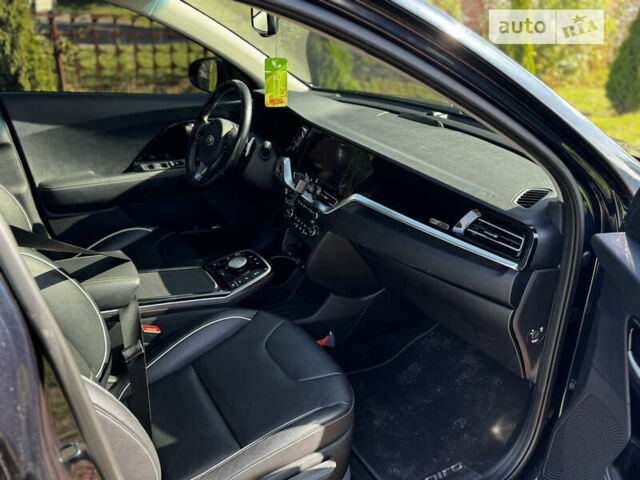 Синій Кіа Niro, об'ємом двигуна 0 л та пробігом 81 тис. км за 19699 $, фото 20 на Automoto.ua