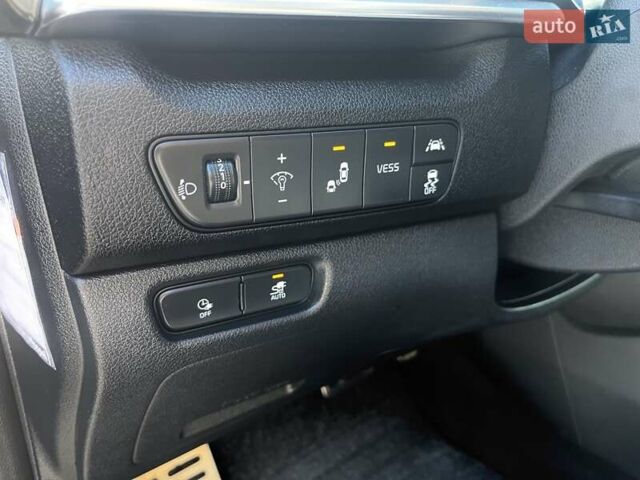 Синій Кіа Niro, об'ємом двигуна 0 л та пробігом 84 тис. км за 18500 $, фото 20 на Automoto.ua