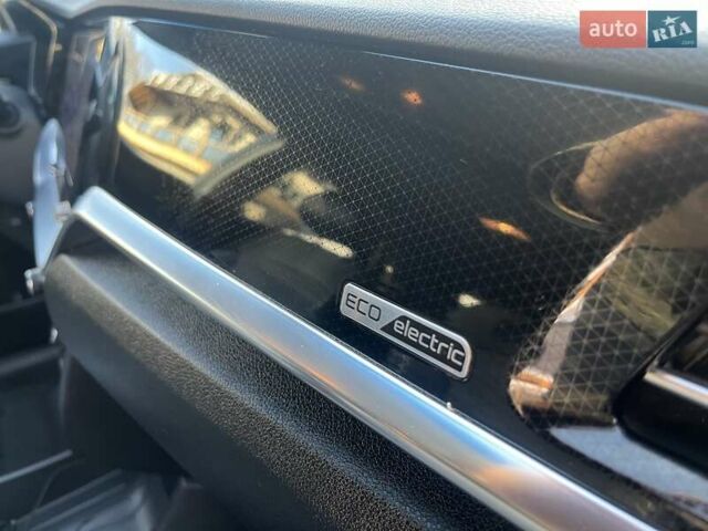 Синій Кіа Niro, об'ємом двигуна 0 л та пробігом 84 тис. км за 18500 $, фото 34 на Automoto.ua