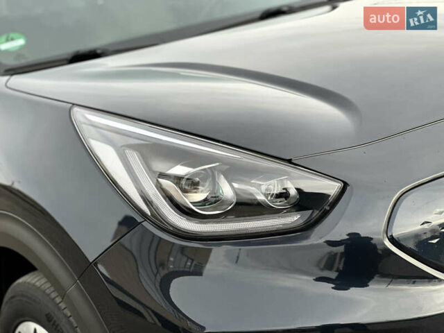 Синій Кіа Niro, об'ємом двигуна 0 л та пробігом 130 тис. км за 18990 $, фото 25 на Automoto.ua