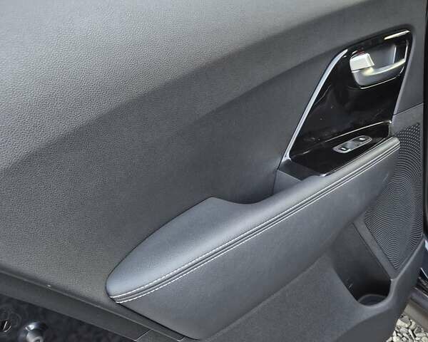 Синий Киа Niro, объемом двигателя 0 л и пробегом 143 тыс. км за 18999 $, фото 25 на Automoto.ua