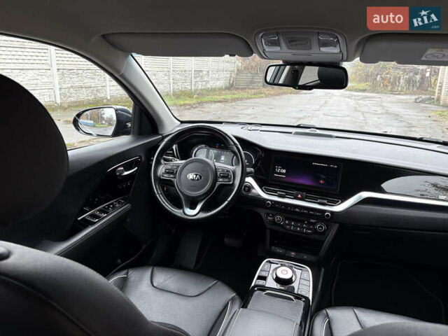 Синий Киа Niro, объемом двигателя 0 л и пробегом 115 тыс. км за 19900 $, фото 58 на Automoto.ua