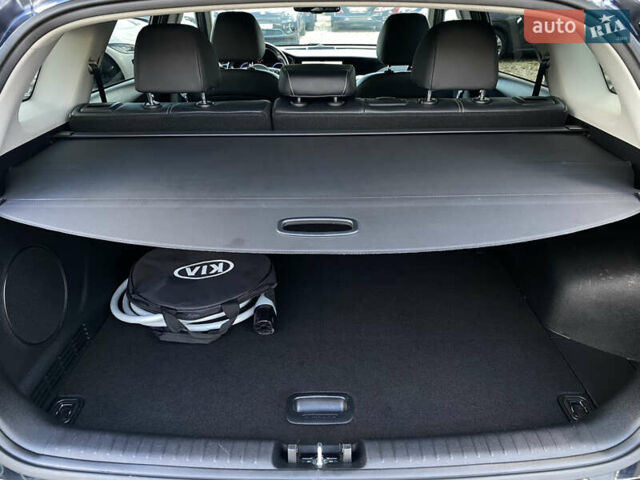 Синій Кіа Niro, об'ємом двигуна 0 л та пробігом 76 тис. км за 22900 $, фото 103 на Automoto.ua