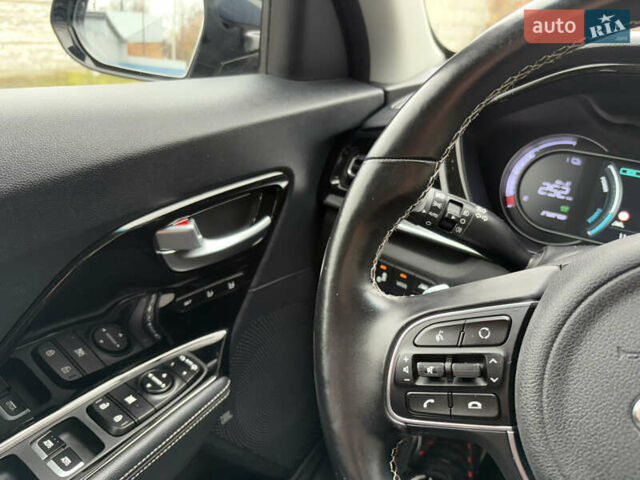 Синий Киа Niro, объемом двигателя 0 л и пробегом 115 тыс. км за 19900 $, фото 71 на Automoto.ua