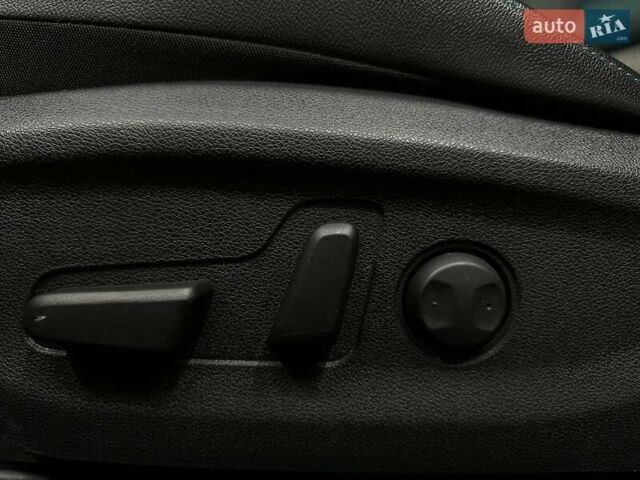 Синій Кіа Niro, об'ємом двигуна 0 л та пробігом 32 тис. км за 23900 $, фото 4 на Automoto.ua