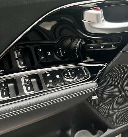 Синій Кіа Niro, об'ємом двигуна 0 л та пробігом 135 тис. км за 18750 $, фото 12 на Automoto.ua