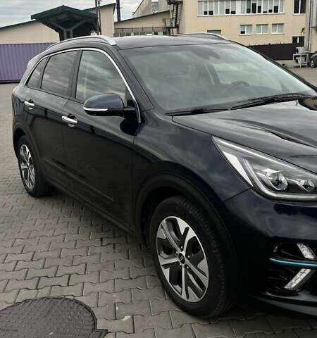 Синій Кіа Niro, об'ємом двигуна 0 л та пробігом 135 тис. км за 18750 $, фото 4 на Automoto.ua