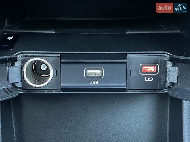 Синій Кіа Niro, об'ємом двигуна 0 л та пробігом 106 тис. км за 21900 $, фото 71 на Automoto.ua