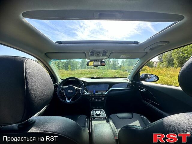 Киа Niro 2020 в Обухове на Automoto.ua Синий Киа Niro, объемом двигателя 0.15 л и пробегом 89 тыс. км за 18100 $, фото 5 на Automoto.ua