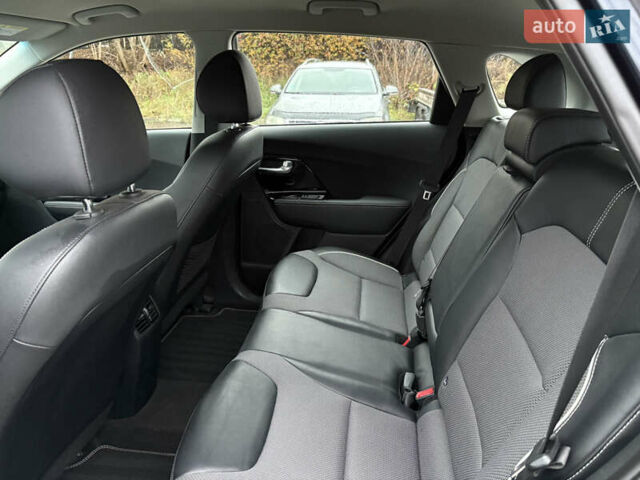 Синий Киа Niro, объемом двигателя 0 л и пробегом 125 тыс. км за 19600 $, фото 33 на Automoto.ua