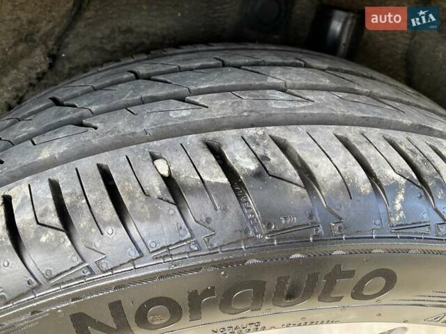 Синій Кіа Niro, об'ємом двигуна 0 л та пробігом 75 тис. км за 23900 $, фото 27 на Automoto.ua