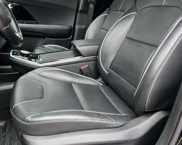 Синій Кіа Niro, об'ємом двигуна 0 л та пробігом 107 тис. км за 19200 $, фото 22 на Automoto.ua