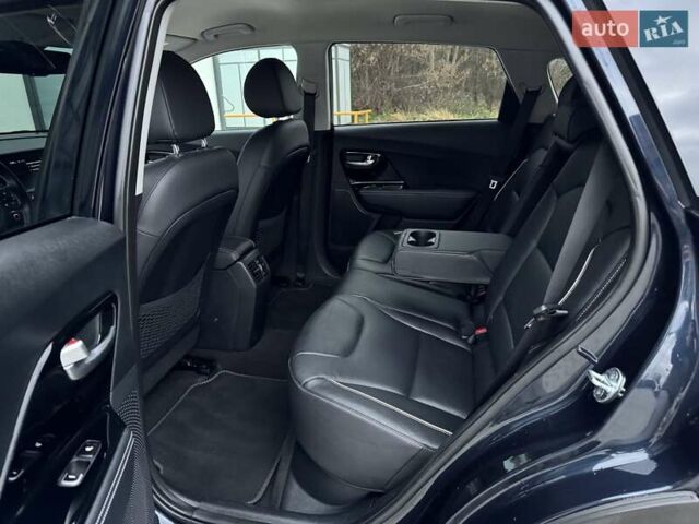 Синий Киа Niro, объемом двигателя 0 л и пробегом 95 тыс. км за 20500 $, фото 61 на Automoto.ua