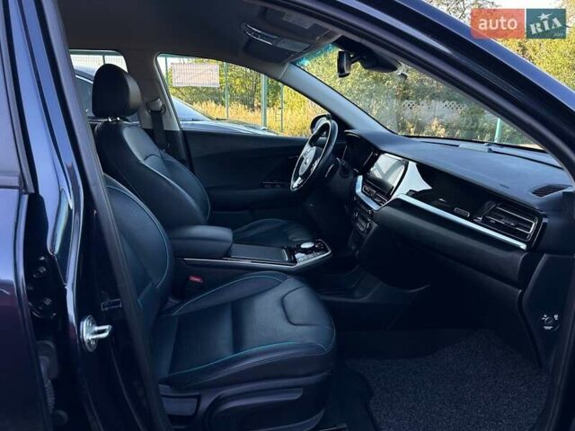 Синий Киа Niro, объемом двигателя 0 л и пробегом 58 тыс. км за 22900 $, фото 76 на Automoto.ua