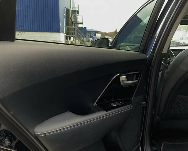 Синий Киа Niro, объемом двигателя 0 л и пробегом 104 тыс. км за 19150 $, фото 34 на Automoto.ua