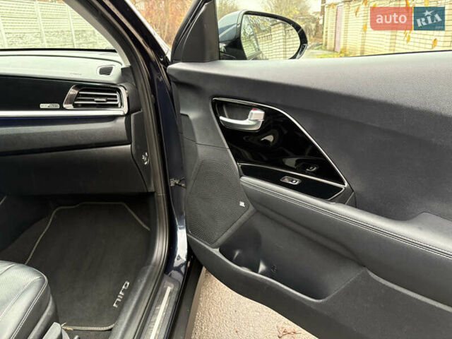 Синий Киа Niro, объемом двигателя 0 л и пробегом 115 тыс. км за 19900 $, фото 20 на Automoto.ua