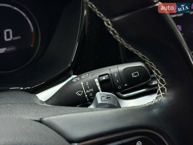 Синій Кіа Niro, об'ємом двигуна 0 л та пробігом 90 тис. км за 19989 $, фото 17 на Automoto.ua