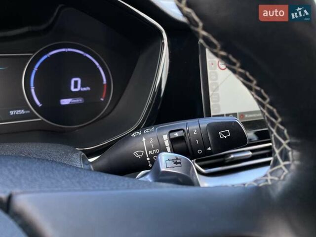 Синій Кіа Niro, об'ємом двигуна 0 л та пробігом 97 тис. км за 21950 $, фото 37 на Automoto.ua