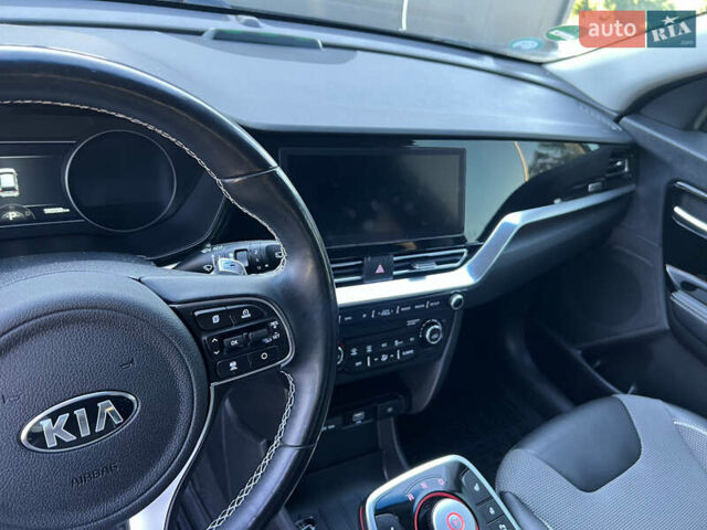 Синій Кіа Niro, об'ємом двигуна 0 л та пробігом 99 тис. км за 19300 $, фото 9 на Automoto.ua