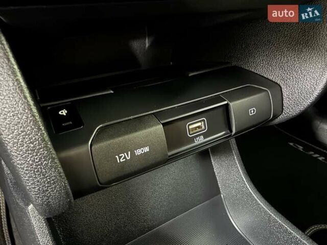 Синій Кіа Niro, об'ємом двигуна 0 л та пробігом 144 тис. км за 18799 $, фото 73 на Automoto.ua