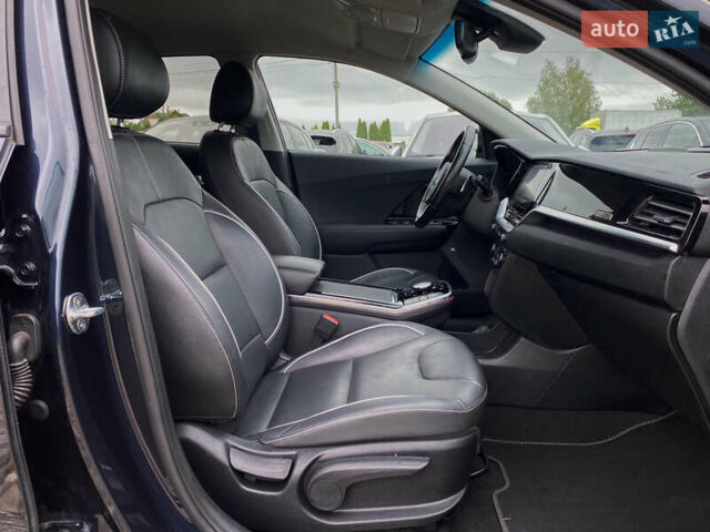 Синий Киа Niro, объемом двигателя 0 л и пробегом 119 тыс. км за 20800 $, фото 93 на Automoto.ua