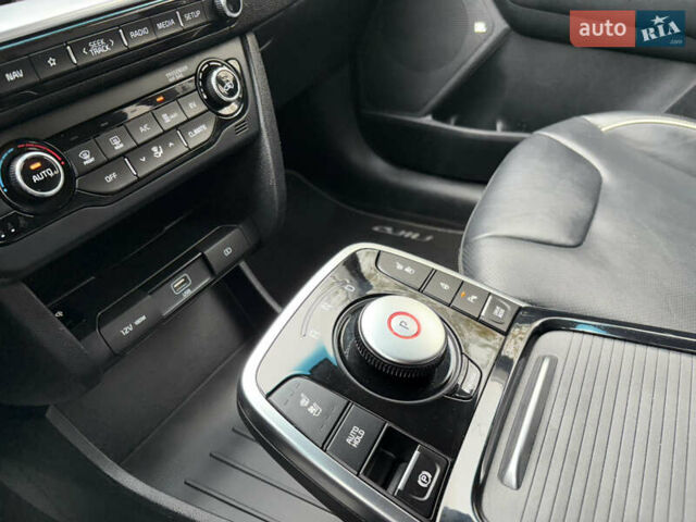 Синий Киа Niro, объемом двигателя 0 л и пробегом 115 тыс. км за 19900 $, фото 48 на Automoto.ua