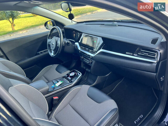 Синій Кіа Niro, об'ємом двигуна 0 л та пробігом 112 тис. км за 19500 $, фото 38 на Automoto.ua