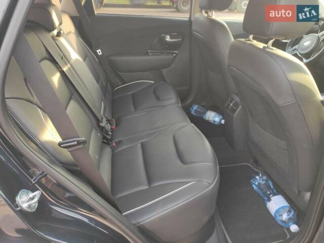 Синій Кіа Niro, об'ємом двигуна 0 л та пробігом 120 тис. км за 19890 $, фото 12 на Automoto.ua