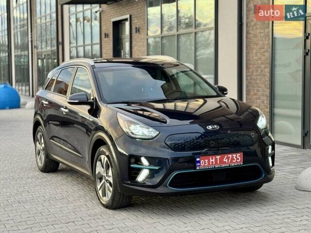 Синий Киа Niro, объемом двигателя 0 л и пробегом 90 тыс. км за 19999 $, фото 7 на Automoto.ua