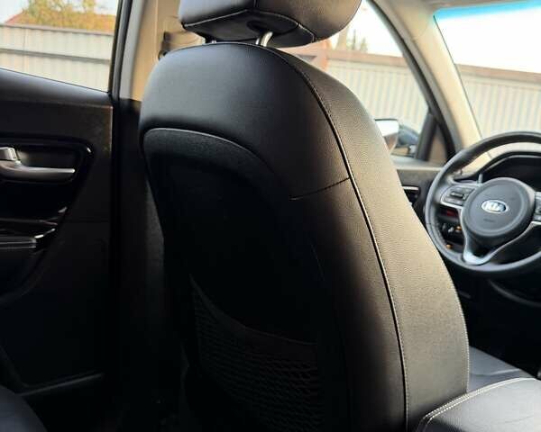 Синий Киа Niro, объемом двигателя 0 л и пробегом 129 тыс. км за 18800 $, фото 66 на Automoto.ua