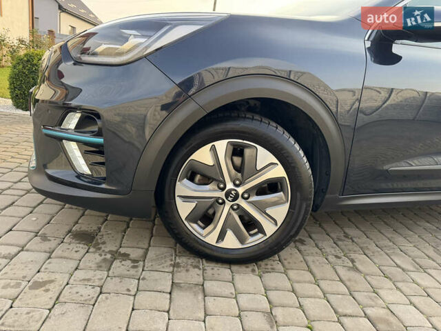 Синий Киа Niro, объемом двигателя 0 л и пробегом 156 тыс. км за 18900 $, фото 10 на Automoto.ua