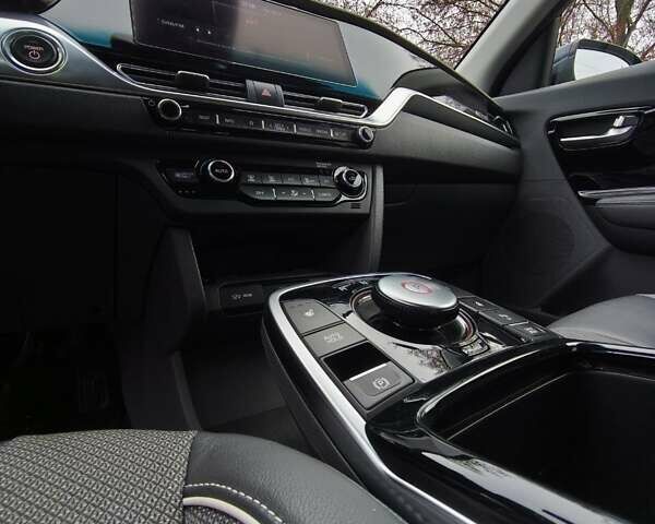 Синій Кіа Niro, об'ємом двигуна 0 л та пробігом 150 тис. км за 18000 $, фото 33 на Automoto.ua