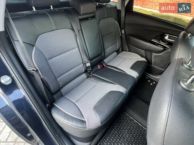Синий Киа Niro, объемом двигателя 0 л и пробегом 92 тыс. км за 18799 $, фото 49 на Automoto.ua