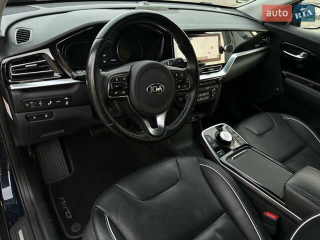Синій Кіа Niro, об'ємом двигуна 0 л та пробігом 130 тис. км за 18990 $, фото 41 на Automoto.ua