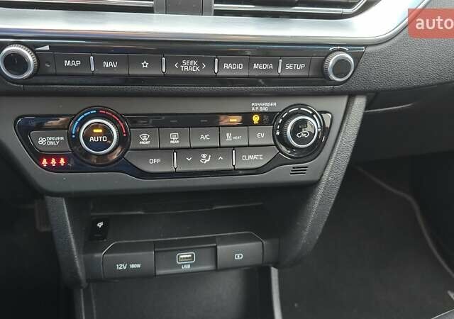 Синій Кіа Niro, об'ємом двигуна 0 л та пробігом 149 тис. км за 19000 $, фото 17 на Automoto.ua