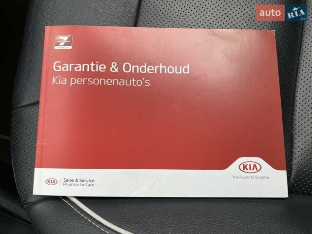 Синій Кіа Niro, об'ємом двигуна 0 л та пробігом 97 тис. км за 21950 $, фото 54 на Automoto.ua